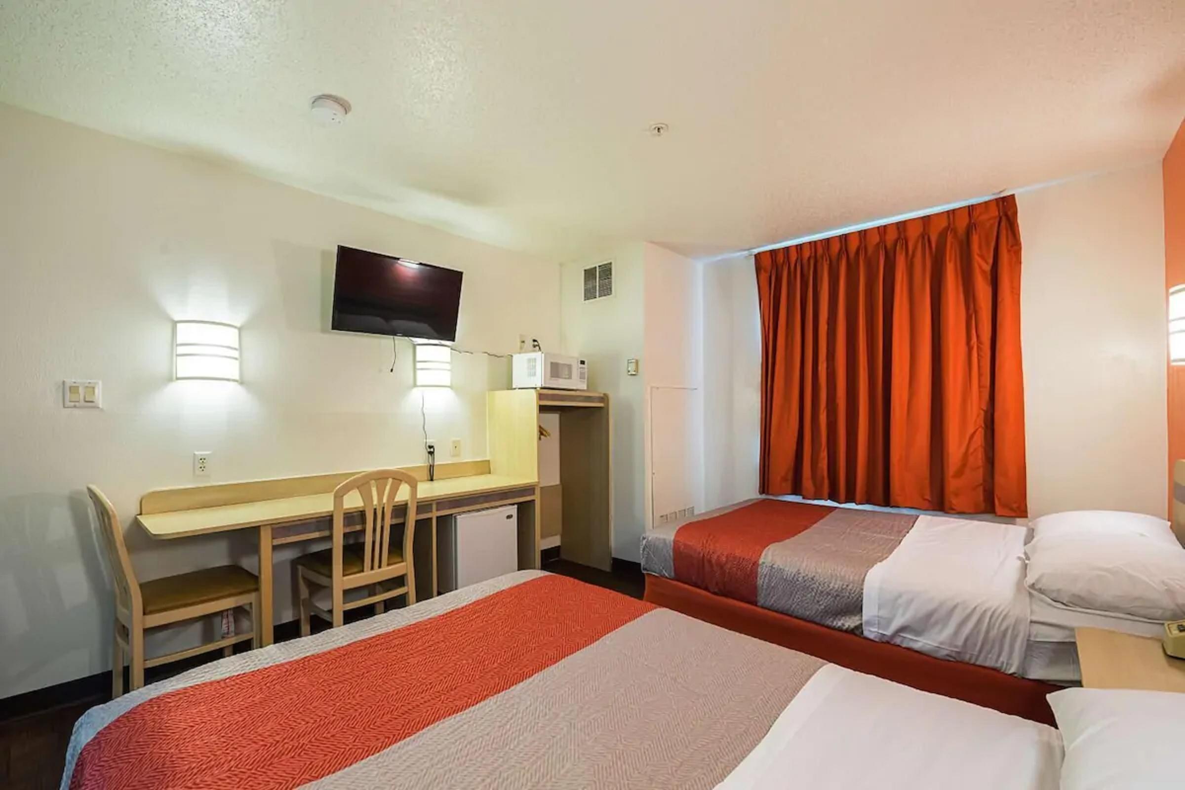 Hotel Sleep & 2*