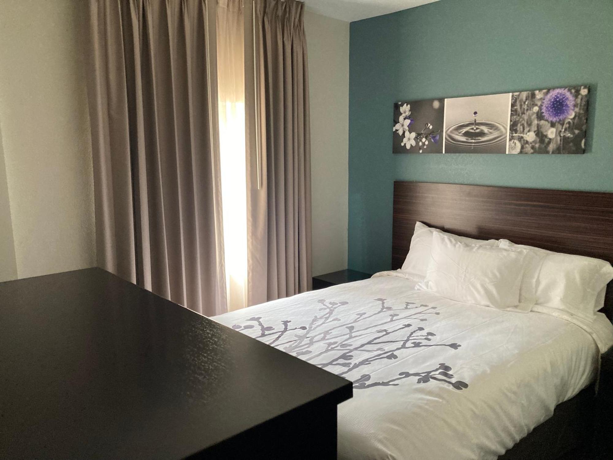 Sleep & 2* Pigeon Forge