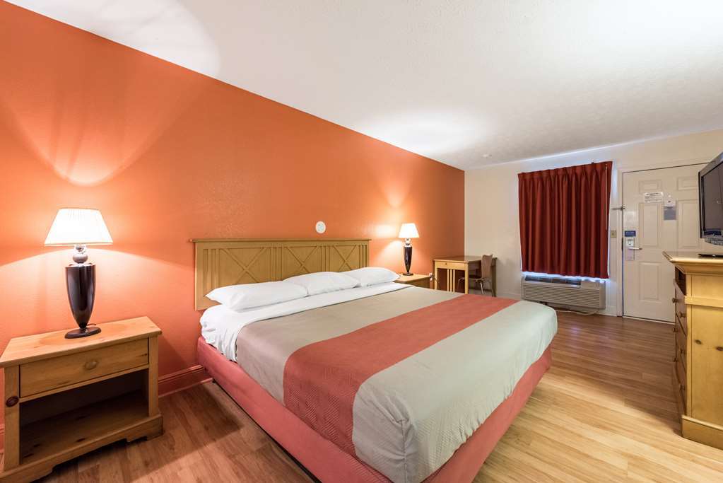 Sleep & 2* Pigeon Forge