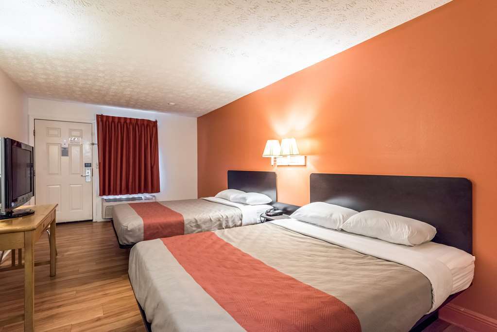 Sleep & 2* Pigeon Forge
